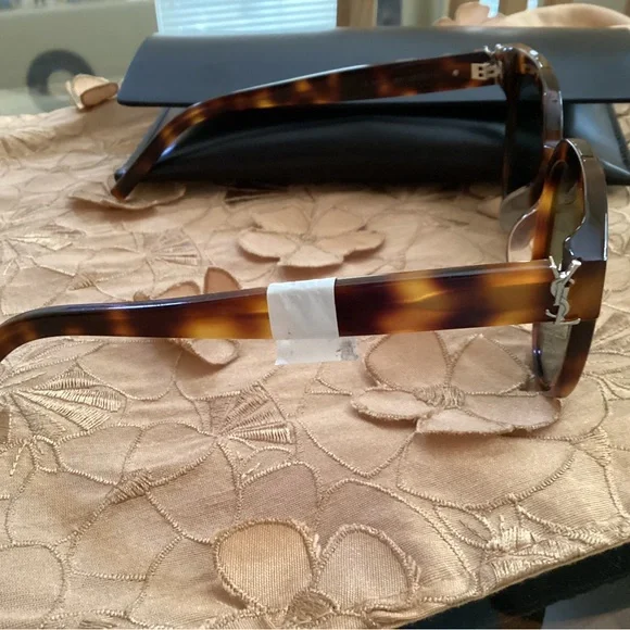 NEW 100% Authentic Saint Laurent YSL Sunglasses SL M28 005 55-16-145 NEW 100% Authentic Saint Laurent YSL Sunglasses SL M28 005  main image 2